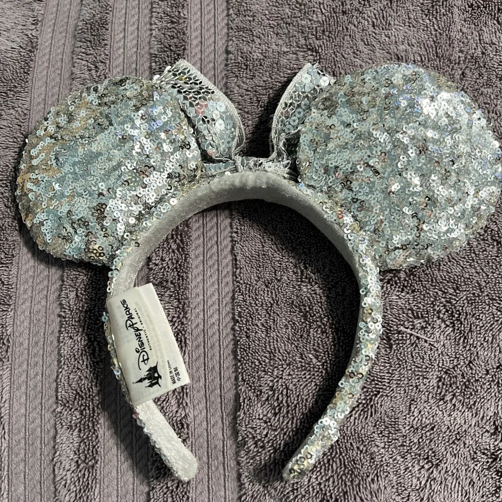 Disney Minnie Mouse Ears All Silver Sequin ‎ Bow Headband
